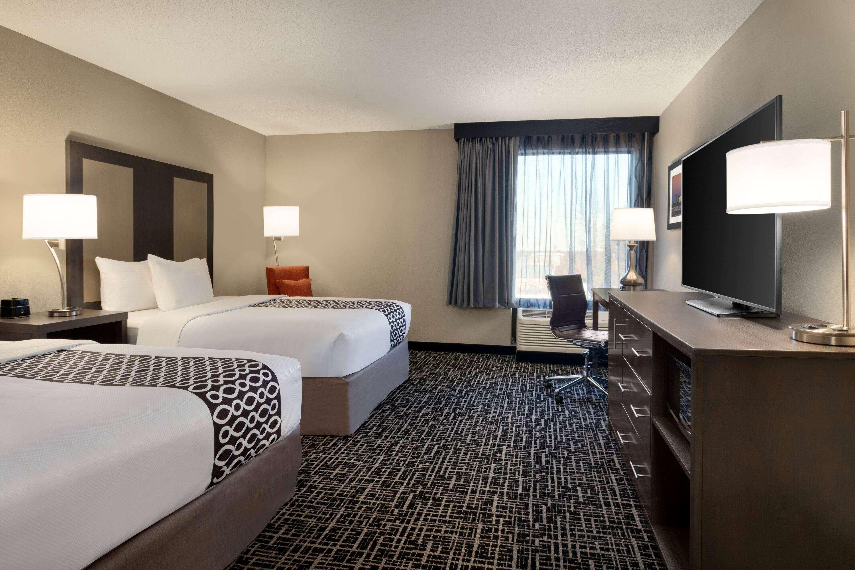 La Quinta Inn & Suites By Wyndham St Louis Route 66 Windsor Springs Buitenkant foto
