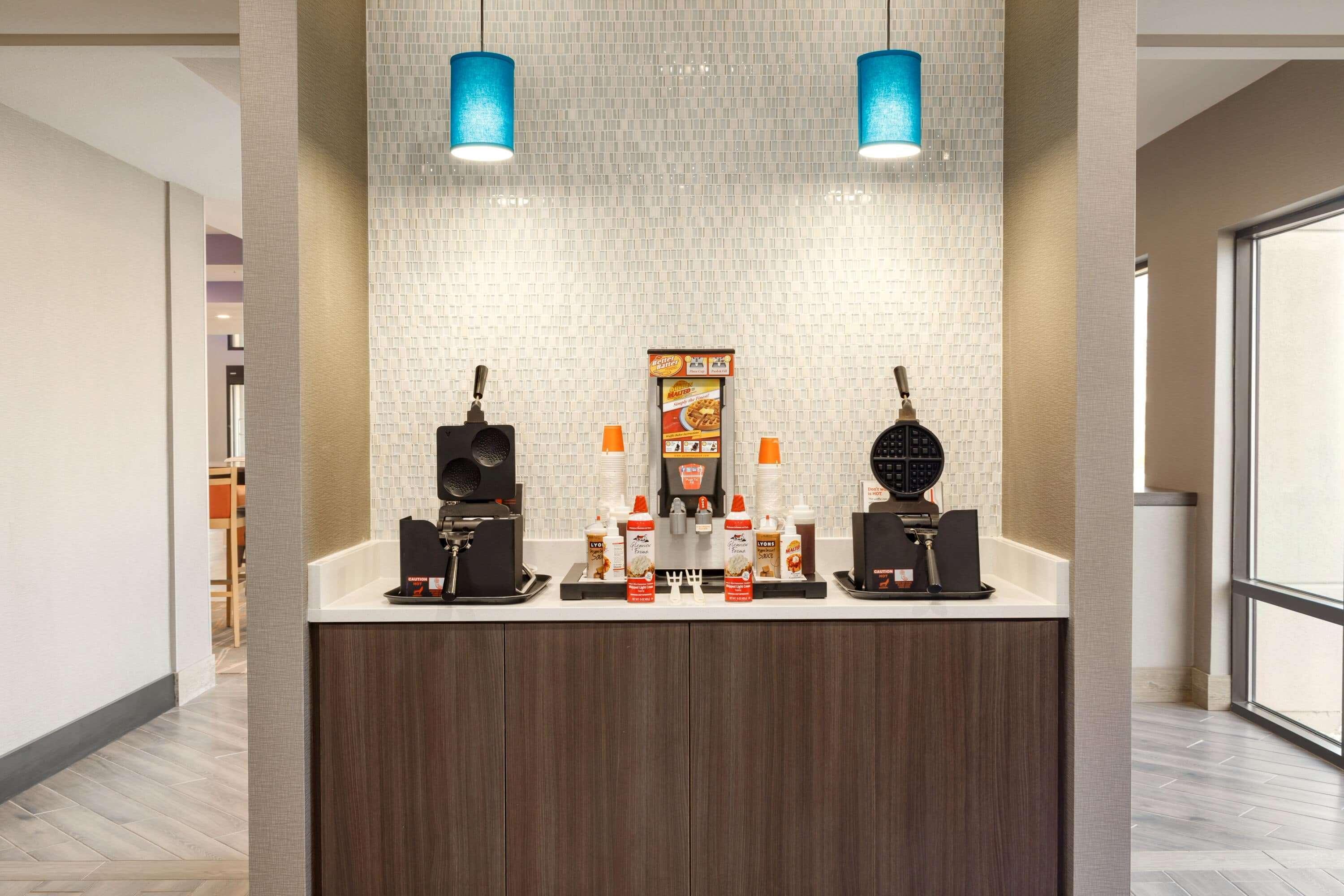 La Quinta Inn & Suites By Wyndham St Louis Route 66 Windsor Springs Buitenkant foto